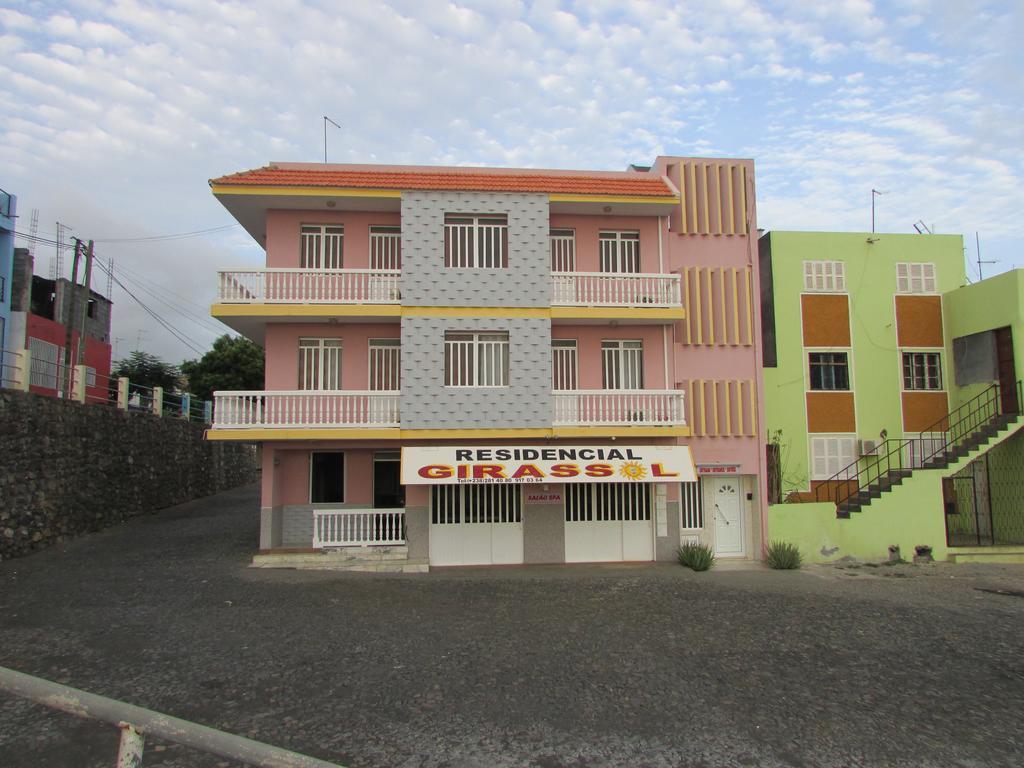 לינה וארוחת בוקר סאו פיליפי Residencial Girassol, Lda מראה חיצוני תמונה