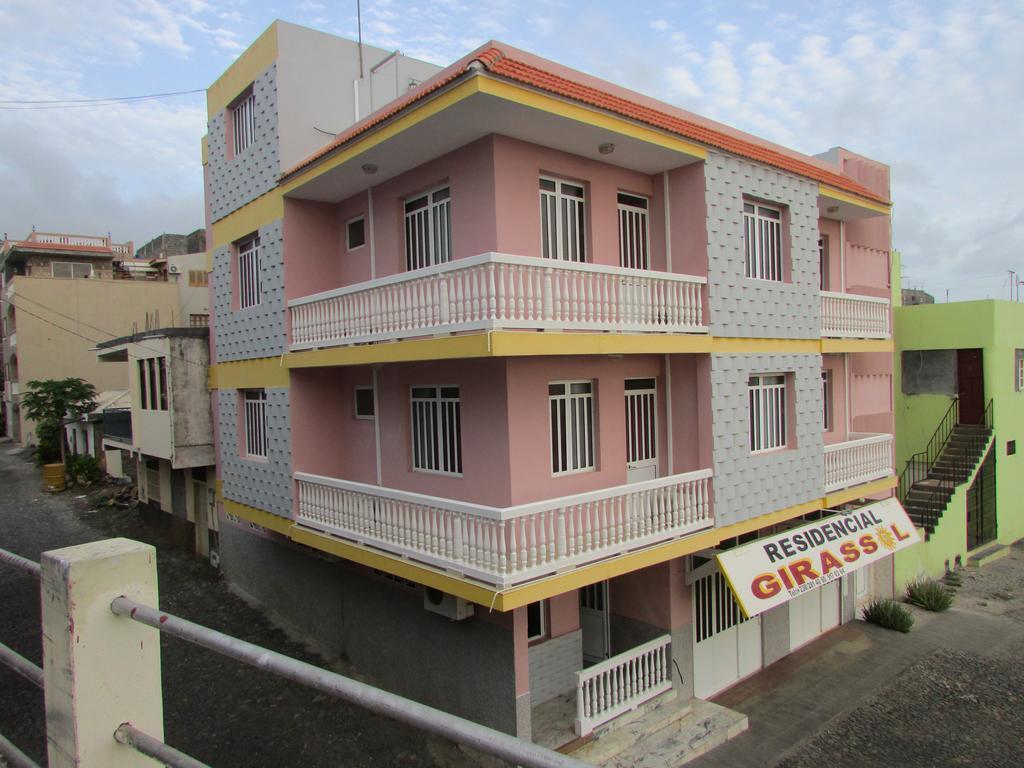 לינה וארוחת בוקר סאו פיליפי Residencial Girassol, Lda מראה חיצוני תמונה